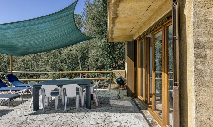 Santa Pellaia House | Holiday Home 'Gavarres2' with Mountain View, Private Pool and Private Terrace