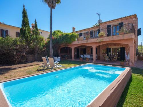 Es Llombards House | Holiday Home Gran Llombards by Interhome