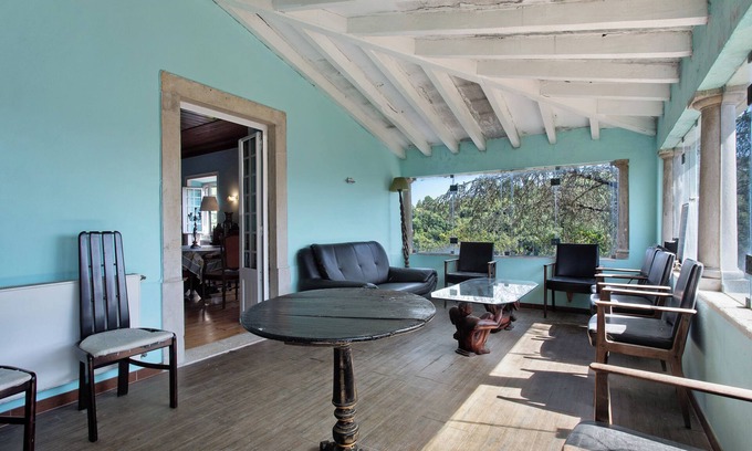 Alenquer House | Holiday Home 'Grande' with Mountain View, Shared Pool and Wi-Fi