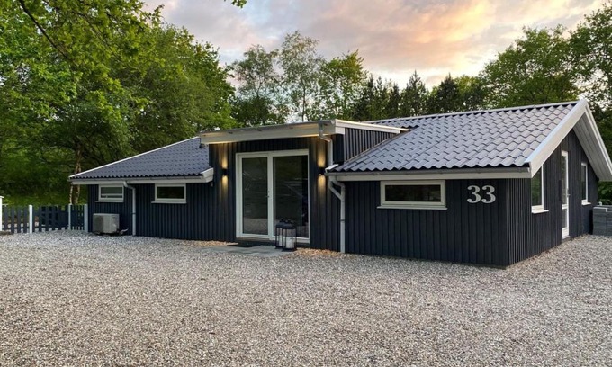 Skygge House | Holiday Home Hariette by Interhome