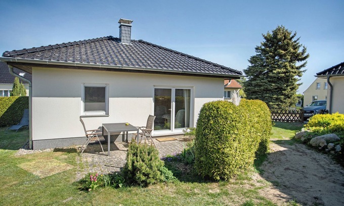 Freest House | Holiday Home "Haus Janni" with Private Garden & Wi-Fi