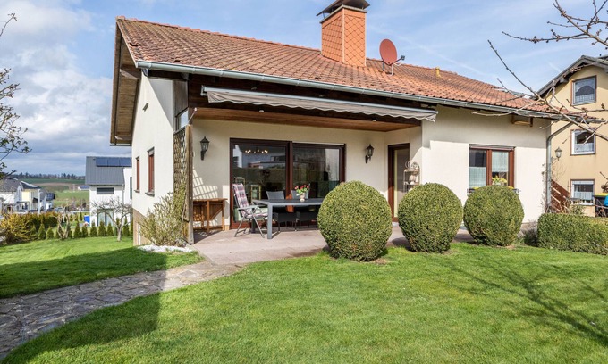 Bad Arolsen House | Holiday Home 'Haus am Twistesee' with Terrace, Garden & Wi-Fi