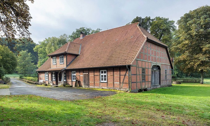 Goehrde House | Holiday Home 'Hof Hohe Eichen' with Private Terrace, Private Garden and Wi-Fi