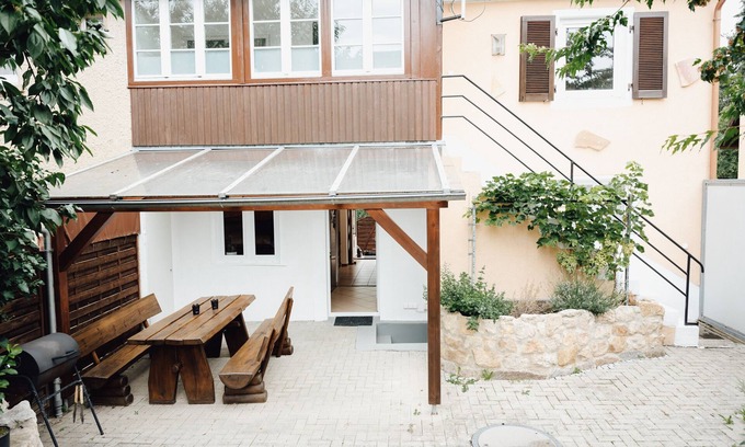 Heitersheim House | Holiday Home 'Idylische Ferienunterkunft' with Private Terrace, Private Garden and Wi-Fi