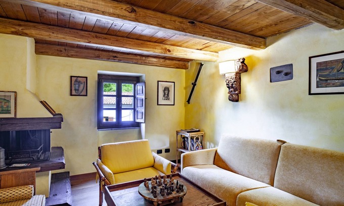 Maglietola House | Holiday Home 'Il Guardiano Del Castello' with Wi-Fi