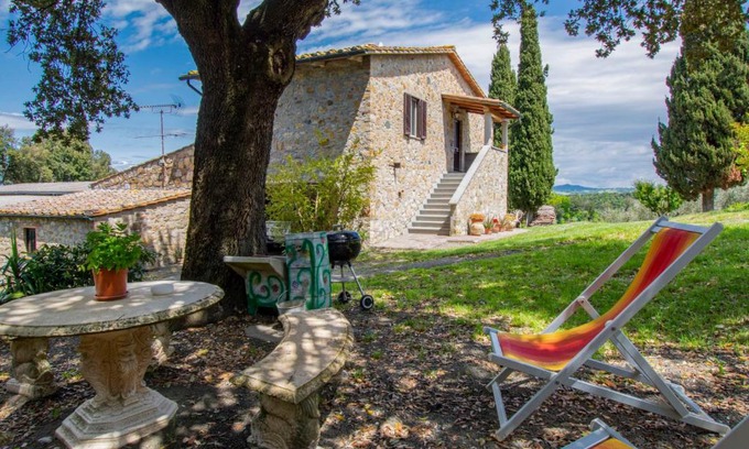 Pomarance House | Holiday Home Il Sorbo by Interhome