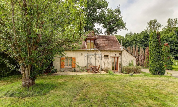 Raizeux House | Holiday home in a park in Raizeux with terrace