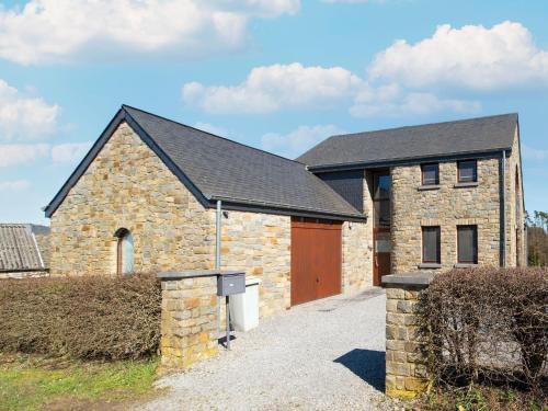 Borlon House | Holiday Home in Borlon with Terrace