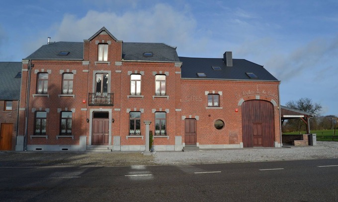 Couvin House | Holiday home in Cul-des-Sarts near Forest