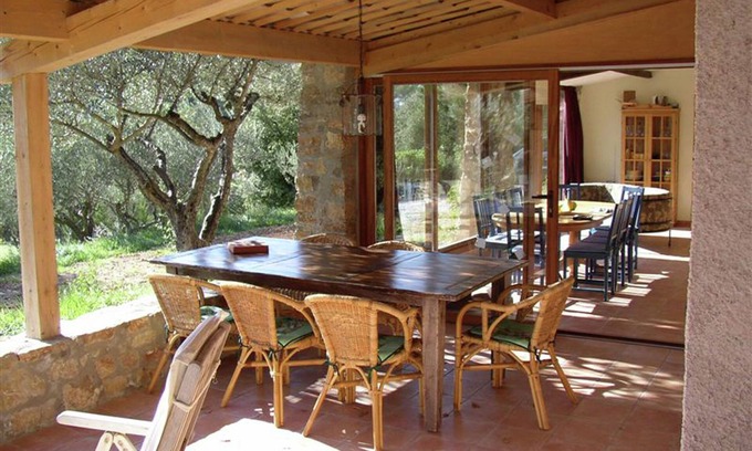 Carces House | Holiday Home in Carcès with Pool & Vineyards