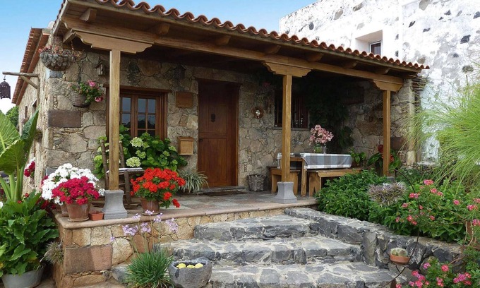Guia de Isora House | Holiday Home in Vera de Erques
