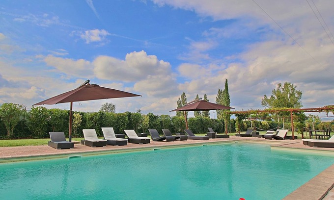 Foligno House | Holiday Home in Foligno With Pool & BBQ
