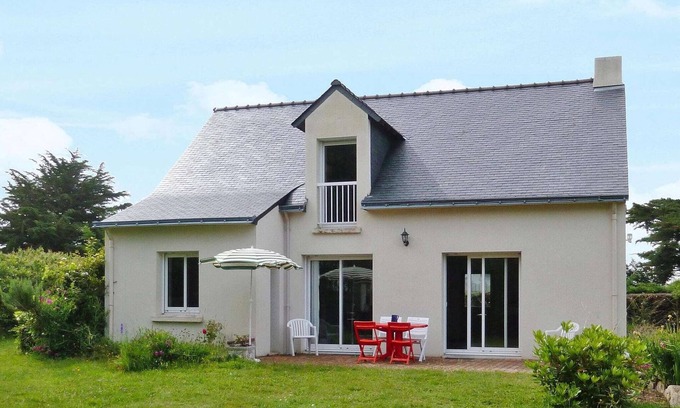 Piriac-sur-Mer House | Holiday Home in Piriac near Sandy Beach