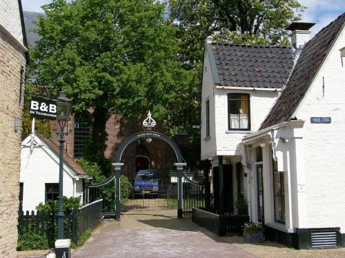 Grou House | Holiday Home in Grou near Cycling Route, cleaning included