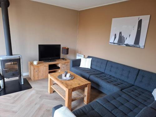 Grou House | Holiday Home in Grou near Frisian Lakes, cleaning included