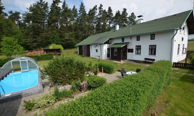 Hlavice House | Holiday Home in Hlavice near Trosky Ruins