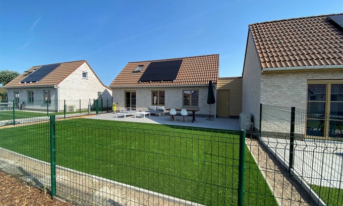 Koksijde House | Holiday Home in Koksijde with Garden & BBQ
