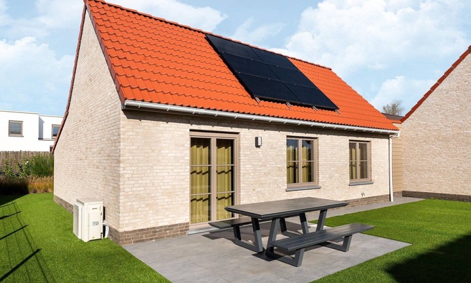 Koksijde House | Holiday Home in Koksijde with Garden & Parking