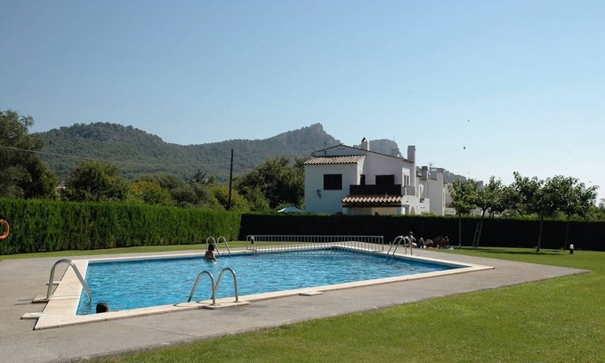 Torroella de Montgri House | Holiday Home in LEstartit near Sandy Beach