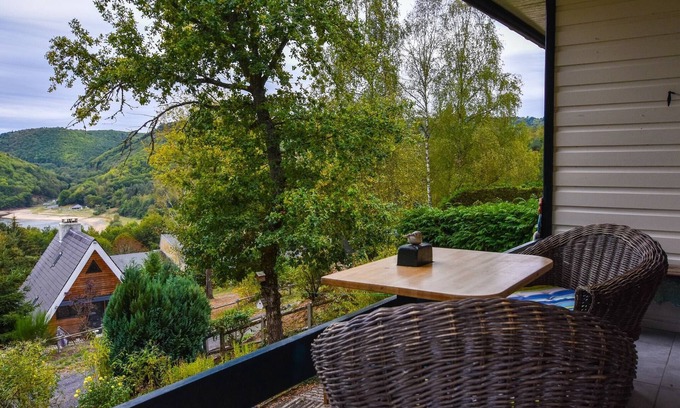 Miremont House | Holiday home in Miremont with garden