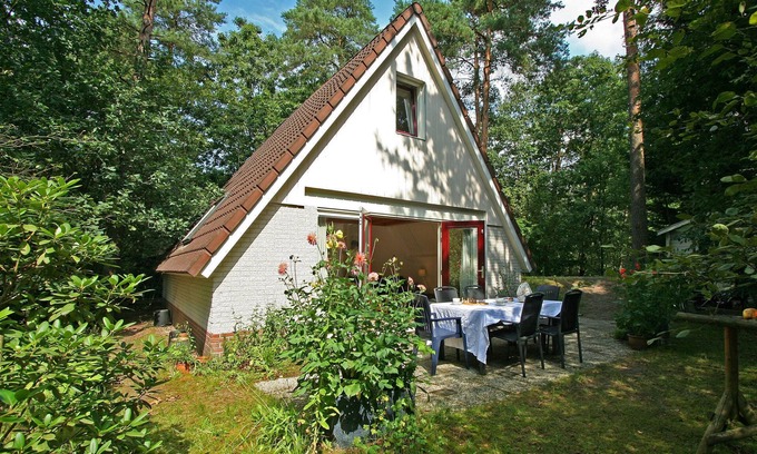 Nunspeet House | Holiday Home in Nunspeet near Forest