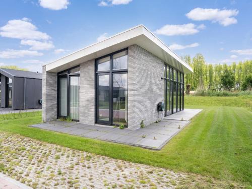 Leiderdorp House | Holiday Home in Oud Ade near Kaag Lakes