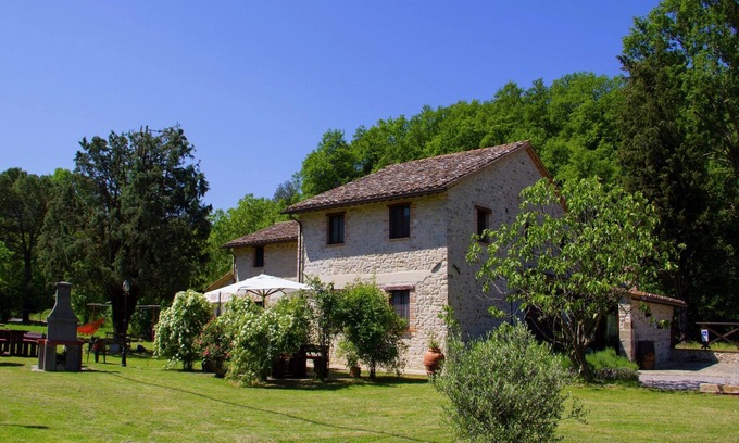 Piegaro House | Holiday Home in Pietrafitta near Lake Trasimeno