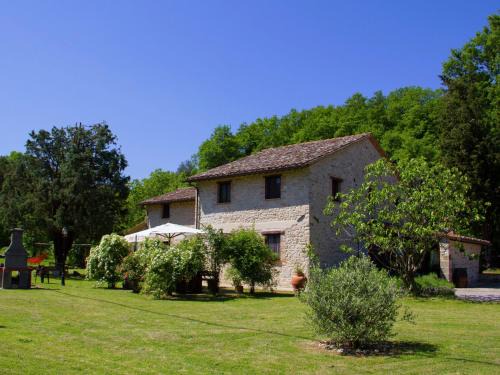 Piegaro House | Holiday Home in Pietrafitta near Lake Trasimeno