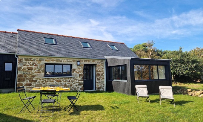 Plougasnou House | Holiday Home in Plougasnou near Guerzit Beach