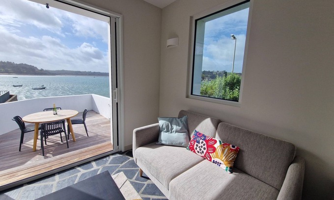 Plougasnou House | Holiday Home in Plougasnou with Sea Views
