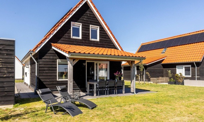 Scherpenisse House | Holiday Home in Scherpenisse near Oosterschelde