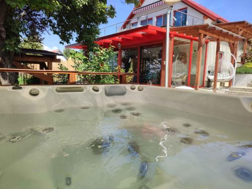Siofok House | Holiday home in Siófok (Töreki)