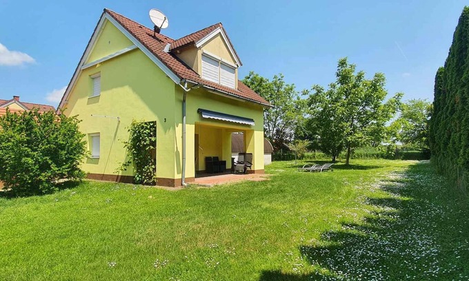 Balatonbereny House | Holiday home in undisturbed peace with a huge garden