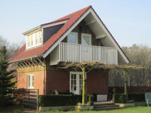 Knikkerdorp House | Holiday Home in Well near Maasduinen Park