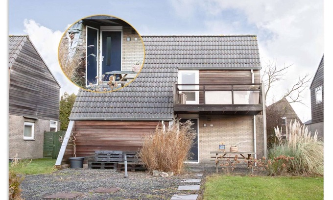 Grou House | Holiday Home in Yn e Lijte with Water Sports