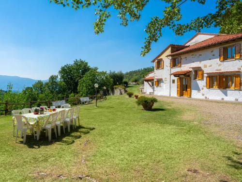 Vicchio House | Holiday Home Podere Le Ripe by Interhome