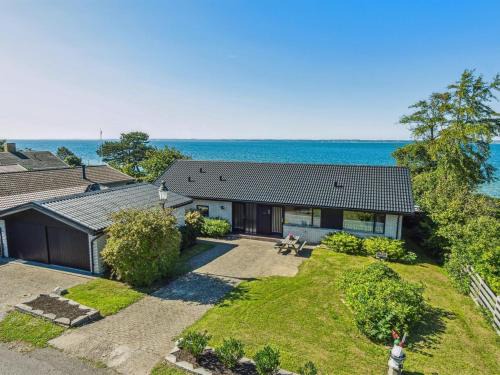 Lohals House | Holiday Home Jovana - 40m from the sea by Interhome