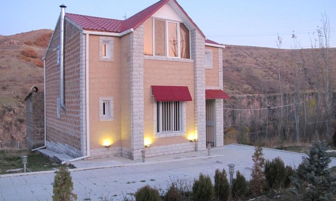 Artashavan House | Holiday Home Kanyon