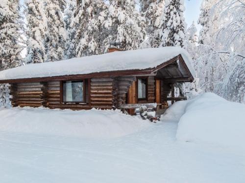 Yllasjarvi House | Holiday Home Kurtakko pekka by Interhome