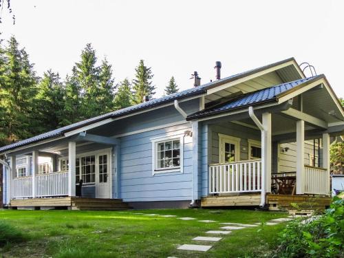 Lotjola House | Holiday Home Kuutti by Interhome