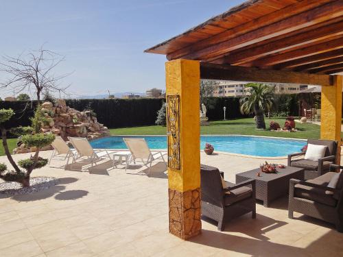 L'Aldea House | Holiday Home L'Aldea by Interhome