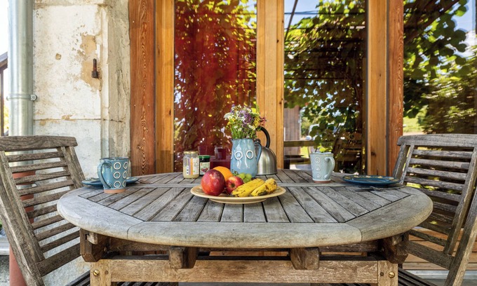 Montcel House | Holiday Home 'L'écurie - Gites Lou Cabro' with Mountain View, Private Terrace and Wi-Fi