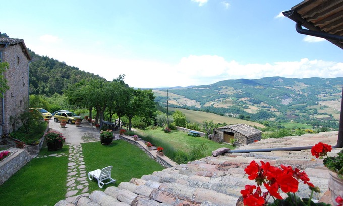 Ponte Grande Apartment | HOLIDAY HOME "L'OASI" IN ASSISI - Private entrance, Garden with swimming pool