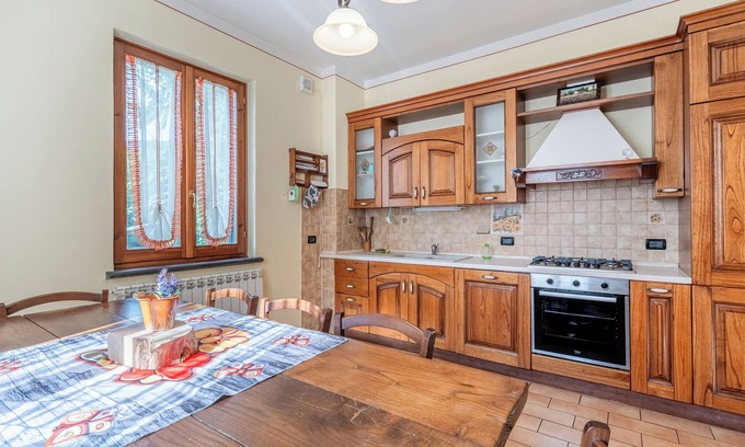 Marliana House | Holiday Home 'La Casa Di Lavanda Con Resede' with Mountain View and Private Garden