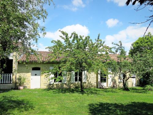 Vertheuil House | Holiday Home La Vertheuillaise by Interhome
