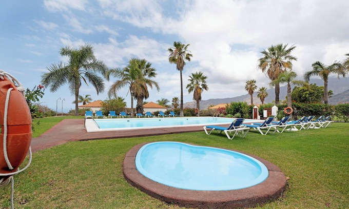 El Paso House | Holiday Home 'La Villa La Palma - 1 Dormitorio' with Sea View, Wi-Fi and Air Conditioning