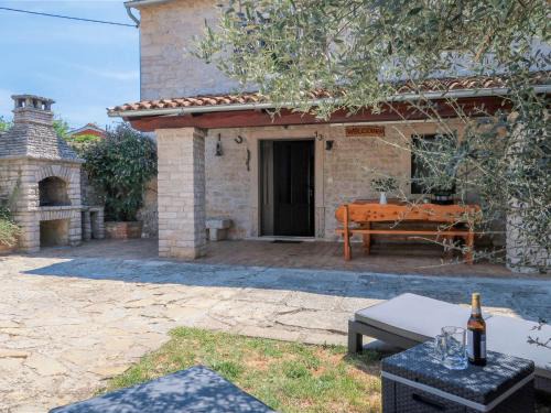 Kozljani House | Holiday Home Lara by Interhome