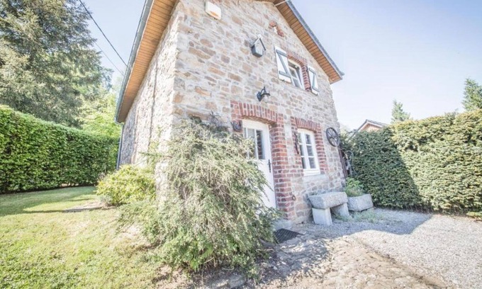 Harre House | Holiday home Le Fournil in Manhay with garden
