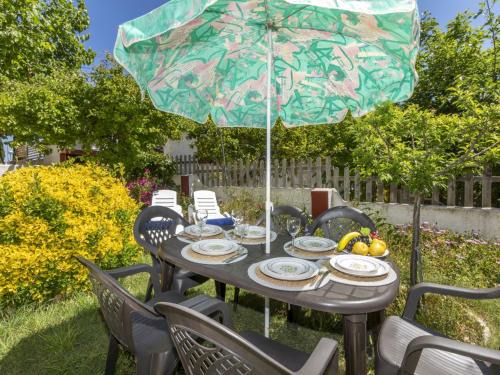 Creixell House | Holiday Home Llimona by Interhome