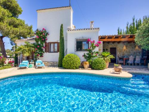 El Tosalet House | Holiday Home Mabrouk by Interhome